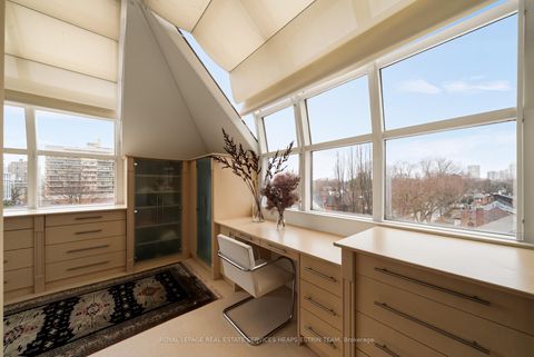 Photo 23 at PH1 - 2 Lynwood Avenue, Casa Loma, Toronto