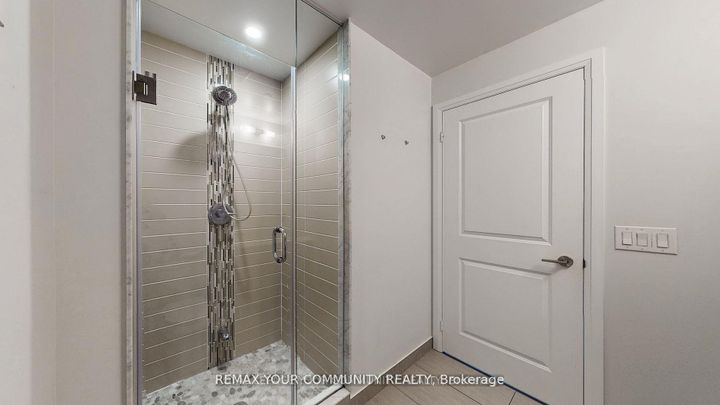 Photo 17 at 609 - 55 Oneida Crescent, Langstaff, Richmond Hill
