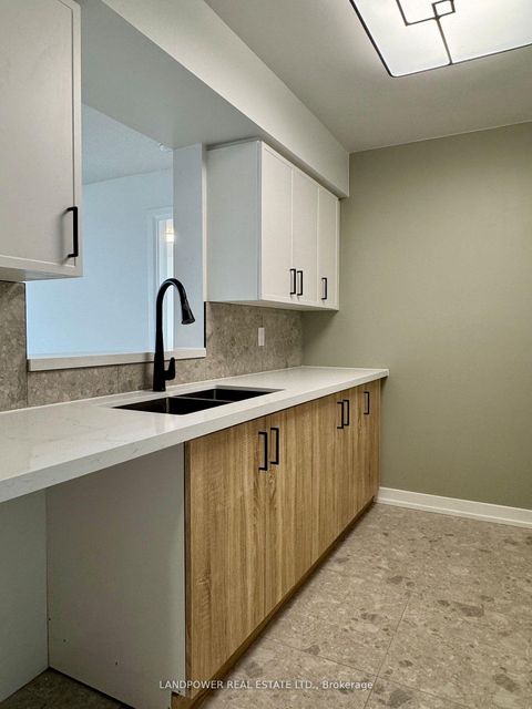 Photo 5 at 709 - 3088 Kennedy Road, Steeles, Toronto