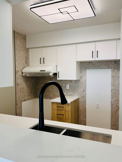 Photo 7 at 709 - 3088 Kennedy Road, Steeles, Toronto