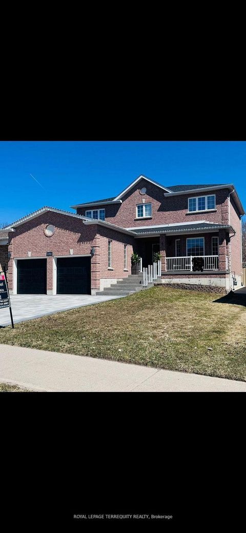 Photo 3 at 25 Jagges Drive, Edgehill Drive, Barrie