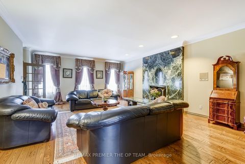 Photo 7 at 118 Cowan Drive, East Woodbridge, Vaughan