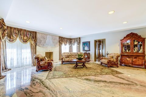 Photo 9 at 118 Cowan Drive, East Woodbridge, Vaughan