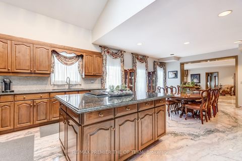 Photo 11 at 118 Cowan Drive, East Woodbridge, Vaughan