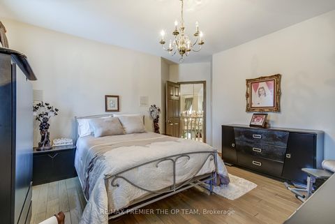 Photo 14 at 118 Cowan Drive, East Woodbridge, Vaughan