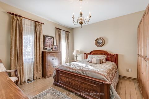 Photo 15 at 118 Cowan Drive, East Woodbridge, Vaughan