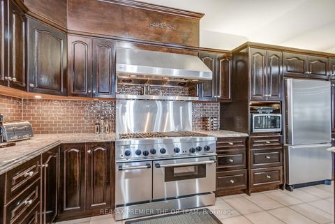 Photo 17 at 118 Cowan Drive, East Woodbridge, Vaughan