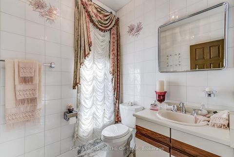 Photo 26 at 118 Cowan Drive, East Woodbridge, Vaughan