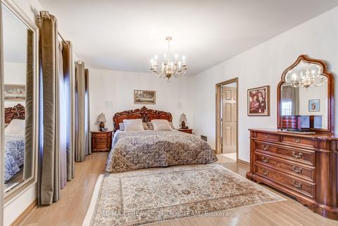 Photo 30 at 118 Cowan Drive, East Woodbridge, Vaughan