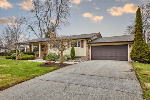 Photo 3 at 2 Somerdale Square, Guildwood, Toronto