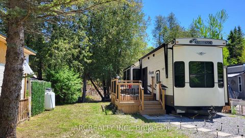 Photo 1 at 69 Horseshoe Circle, Pefferlaw, Georgina