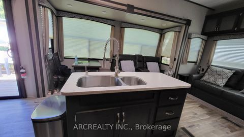 Photo 7 at 69 Horseshoe Circle, Pefferlaw, Georgina