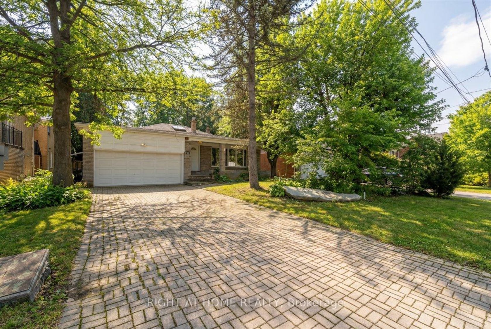 23 Christine Crescent, Willowdale West, Toronto photo 8