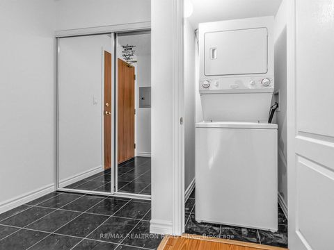 Photo 2 at 512 - 3830 Bathurst Street, Clanton Park, Toronto