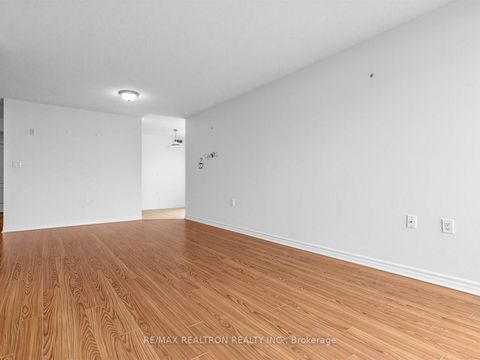 Photo 6 at 512 - 3830 Bathurst Street, Clanton Park, Toronto
