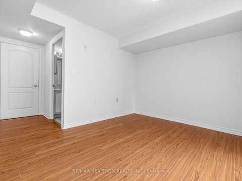 Photo 11 at 512 - 3830 Bathurst Street, Clanton Park, Toronto