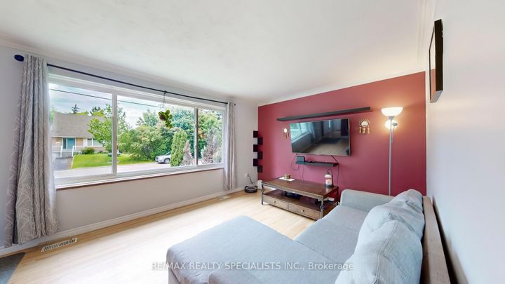 Photo 2 at 3392 Sonja Road, Malton, Mississauga