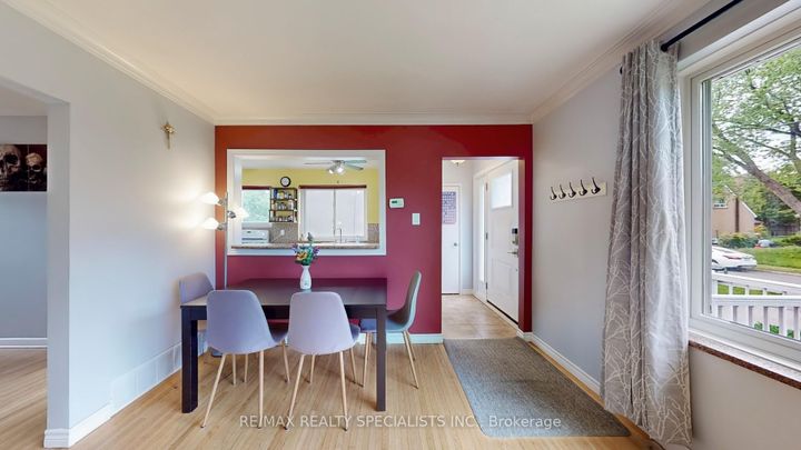 Photo 5 at 3392 Sonja Road, Malton, Mississauga