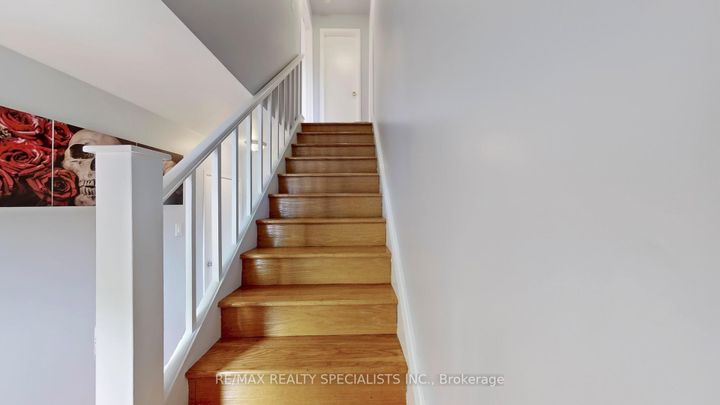 Photo 11 at 3392 Sonja Road, Malton, Mississauga