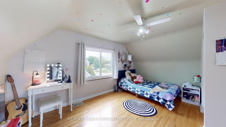 Photo 12 at 3392 Sonja Road, Malton, Mississauga