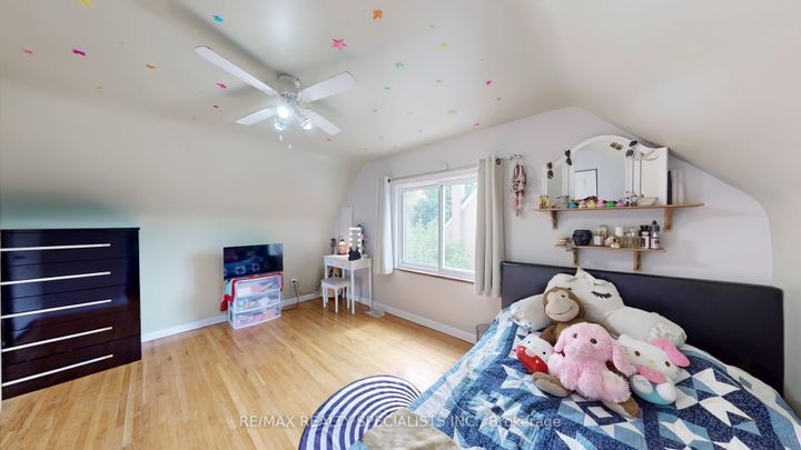 Photo 13 at 3392 Sonja Road, Malton, Mississauga