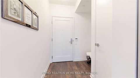 Photo 5 at 706 - 28 Wellesley Street E, Yonge Corridor, Toronto