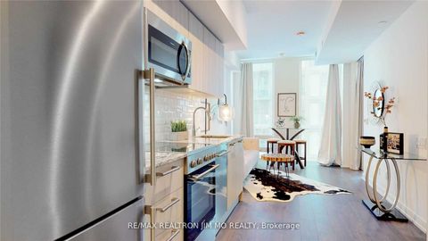 Photo 11 at 706 - 28 Wellesley Street E, Yonge Corridor, Toronto