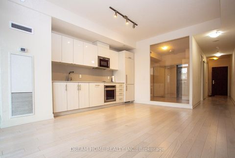Photo 2 at 816 - 330 Richmond Street W, Waterfront Communities C1, Toronto