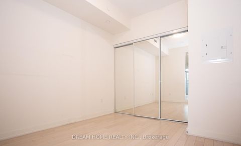 Photo 3 at 816 - 330 Richmond Street W, Waterfront Communities C1, Toronto
