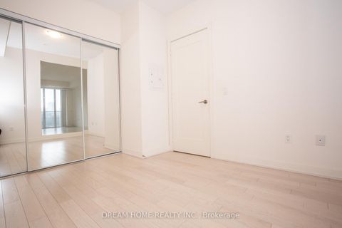 Photo 4 at 816 - 330 Richmond Street W, Waterfront Communities C1, Toronto