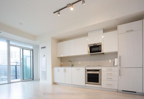 Photo 6 at 816 - 330 Richmond Street W, Waterfront Communities C1, Toronto