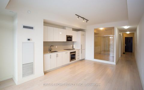 Photo 8 at 816 - 330 Richmond Street W, Waterfront Communities C1, Toronto