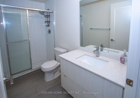 Photo 11 at 816 - 330 Richmond Street W, Waterfront Communities C1, Toronto