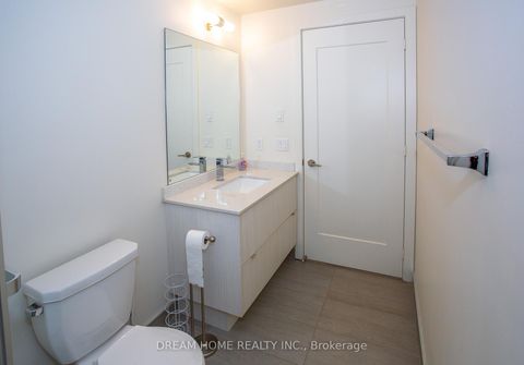 Photo 12 at 816 - 330 Richmond Street W, Waterfront Communities C1, Toronto