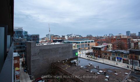 Photo 14 at 816 - 330 Richmond Street W, Waterfront Communities C1, Toronto