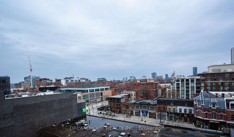Photo 17 at 816 - 330 Richmond Street W, Waterfront Communities C1, Toronto