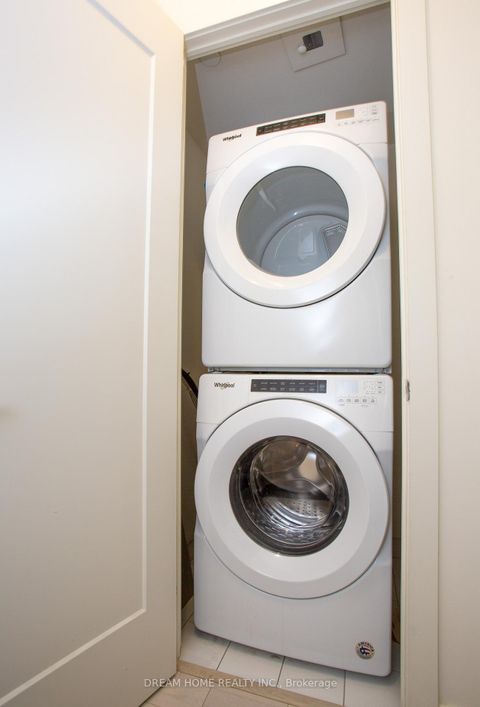 Photo 18 at 816 - 330 Richmond Street W, Waterfront Communities C1, Toronto