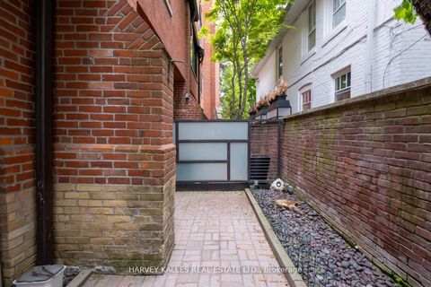 Photo 31 at 3 - 12 Macpherson Avenue, Annex, Toronto