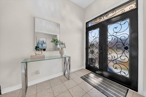 Photo 5 at 98 Britannia Avenue E, Windfields, Oshawa