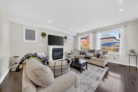 Photo 12 at 98 Britannia Avenue E, Windfields, Oshawa