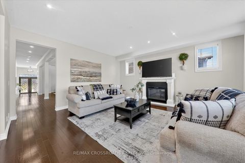 Photo 13 at 98 Britannia Avenue E, Windfields, Oshawa