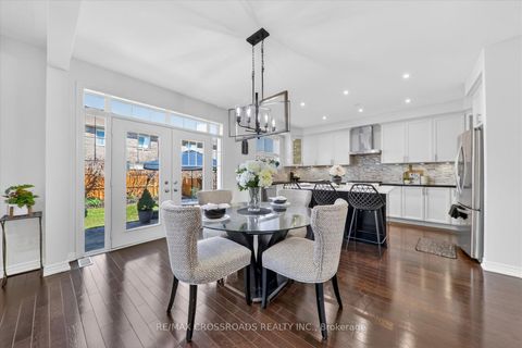 Photo 14 at 98 Britannia Avenue E, Windfields, Oshawa