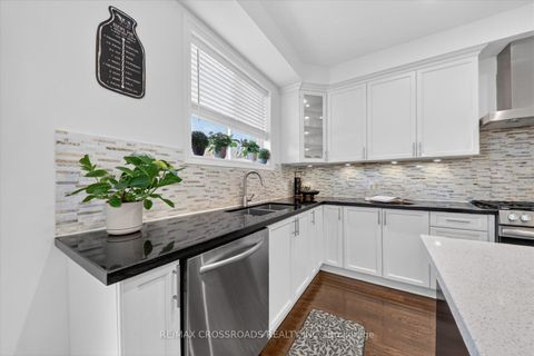 Photo 17 at 98 Britannia Avenue E, Windfields, Oshawa