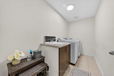 Photo 37 at 98 Britannia Avenue E, Windfields, Oshawa