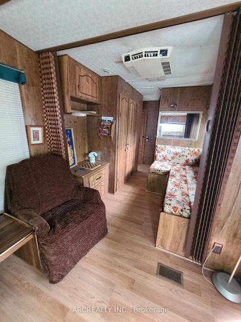 Photo 4 at 105 Horseshoe Circle, Pefferlaw, Georgina