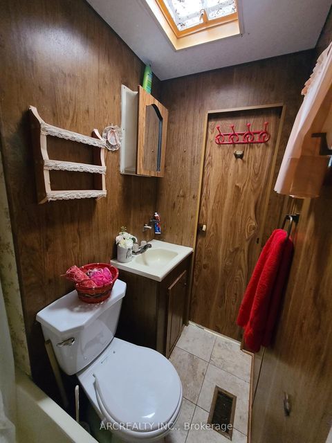 Photo 6 at 105 Horseshoe Circle, Pefferlaw, Georgina