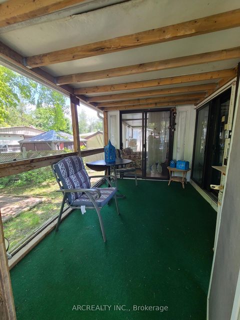 Photo 11 at 105 Horseshoe Circle, Pefferlaw, Georgina