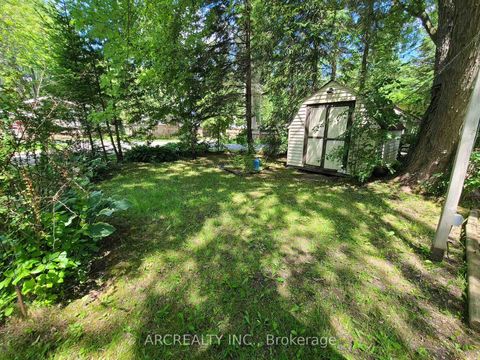 Photo 12 at 105 Horseshoe Circle, Pefferlaw, Georgina