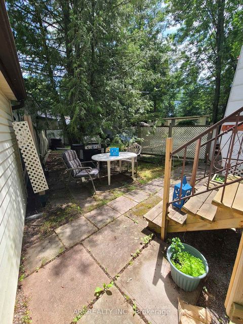 Photo 13 at 105 Horseshoe Circle, Pefferlaw, Georgina