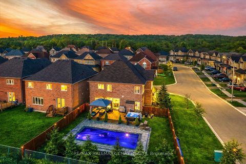 Photo 1 at 2 Cypress Point Street, Holly, Barrie